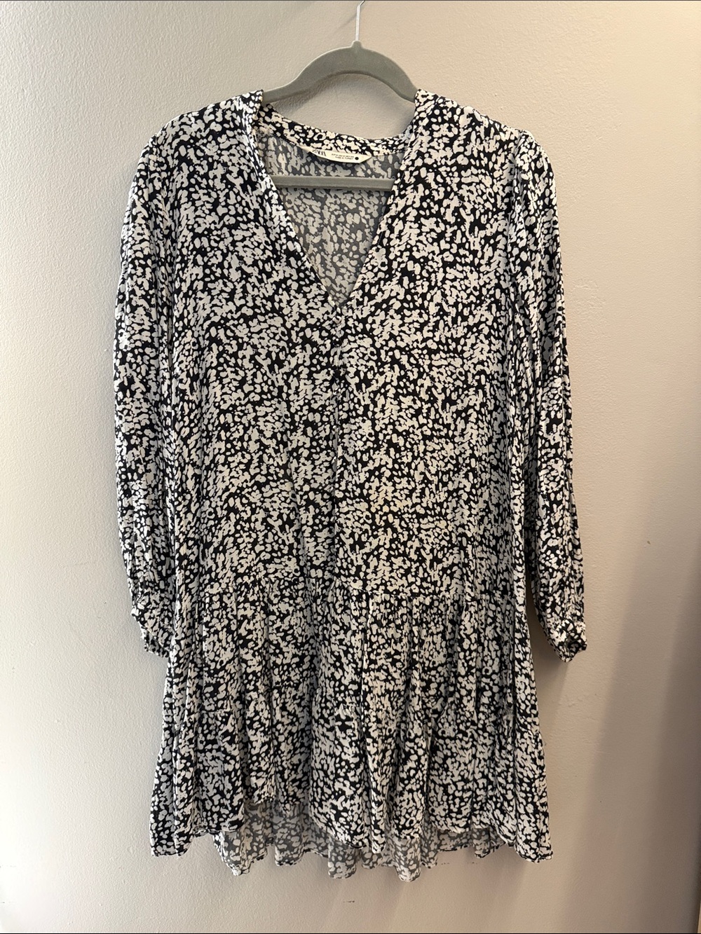 Black & White Printed V-Neck Women's Dress